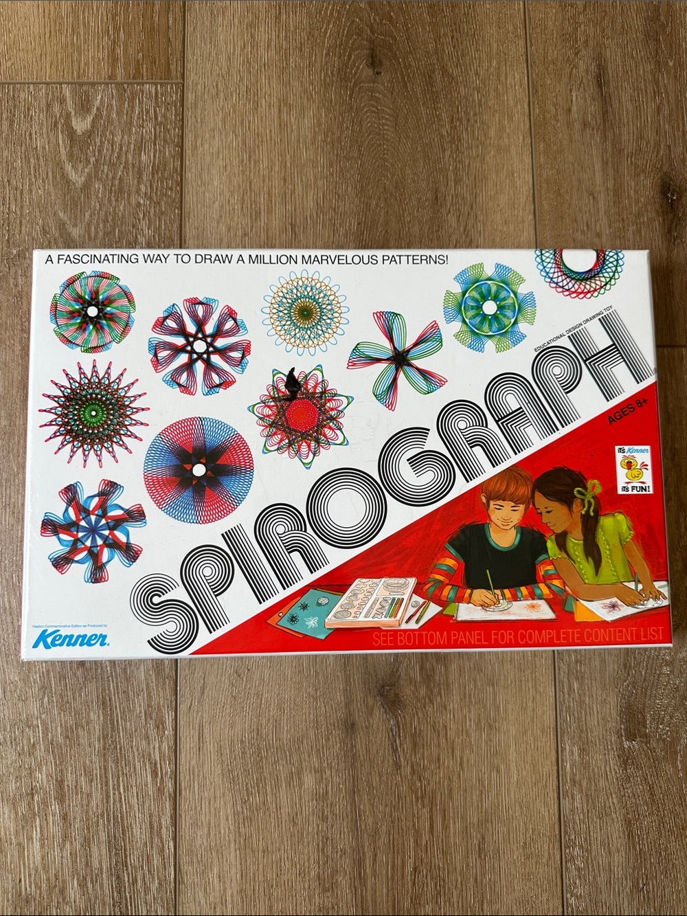 Hasbro Spirograph Deluxe Art Set NIB Complete Drawing Kit with 19 Wheels